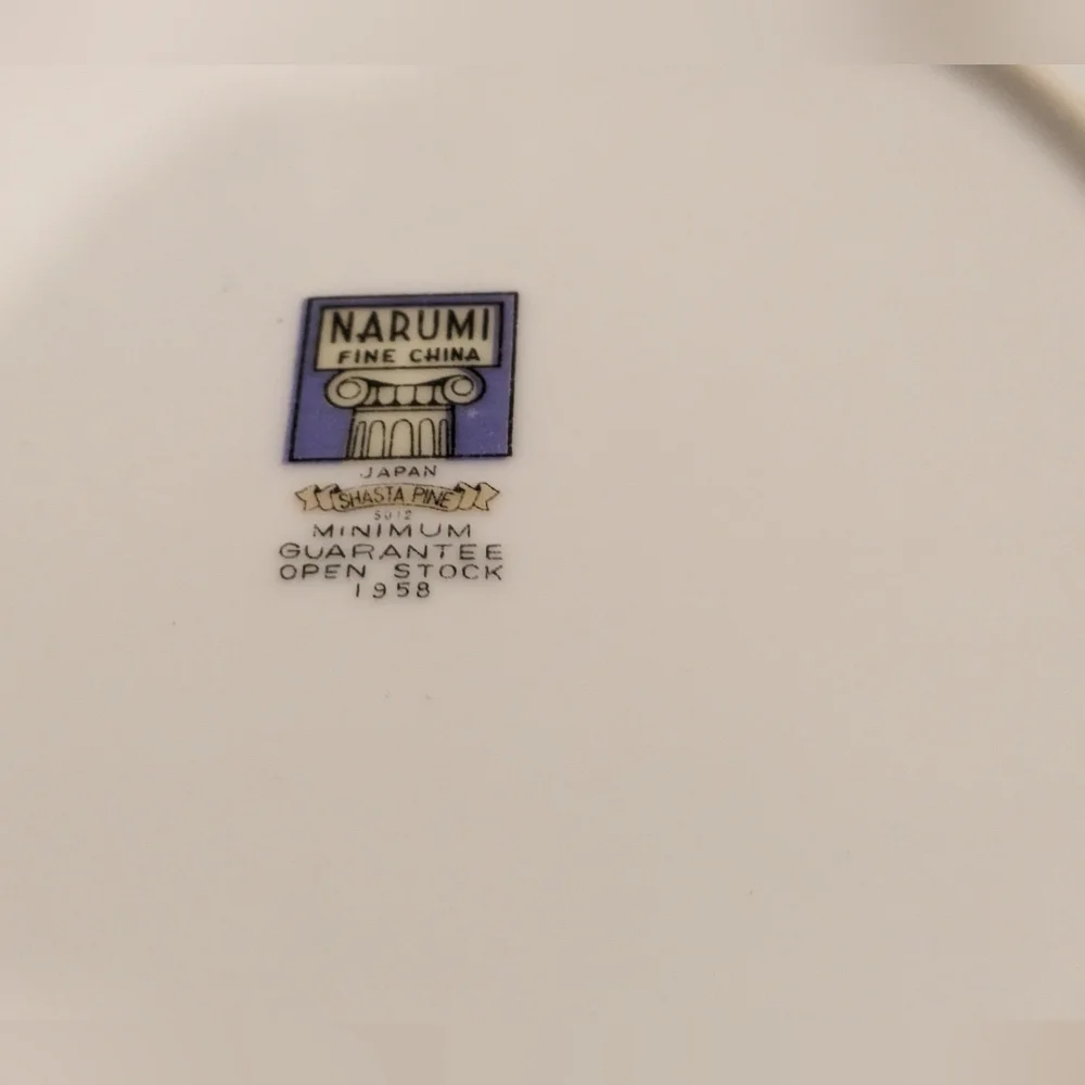 One Narumi Japan Bone China Shasta Pine Plate.